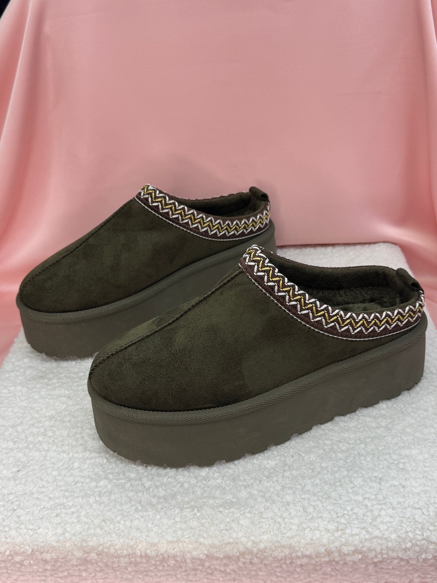 Mules plateformes en daim confort et stylé