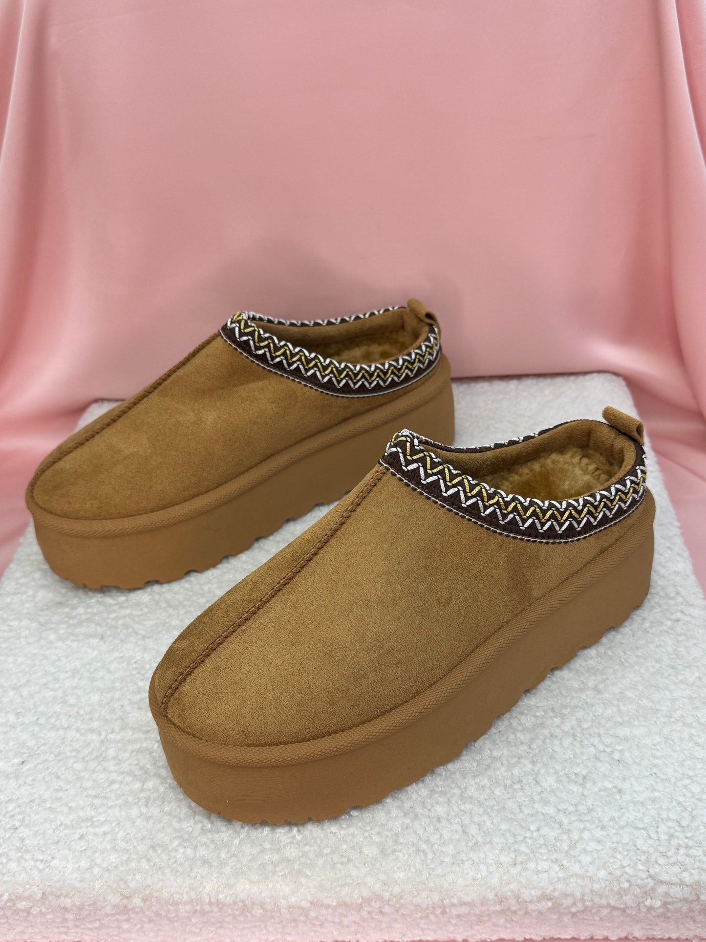 Mules plateformes en daim confort et stylé