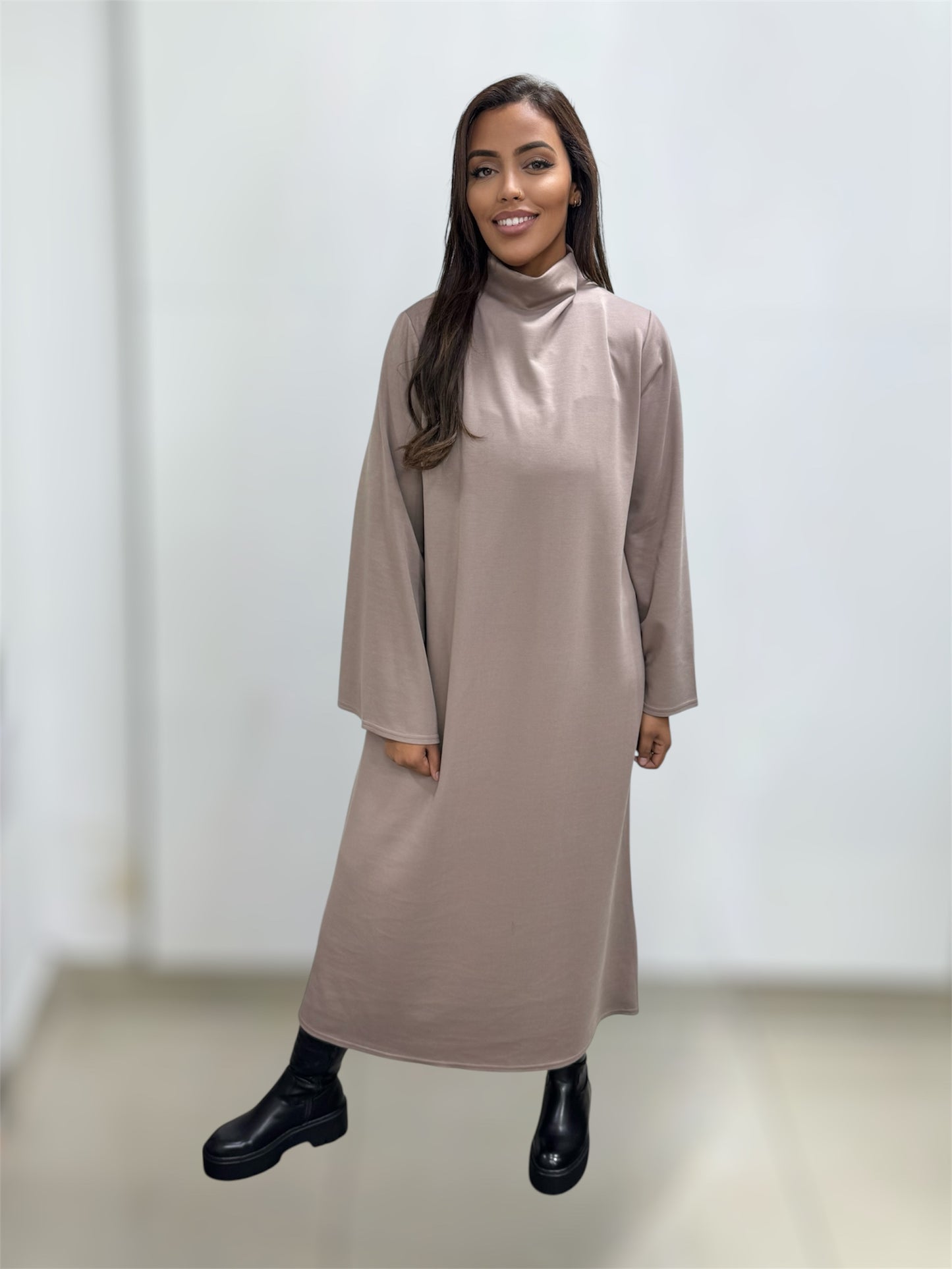 Robe longue col montant