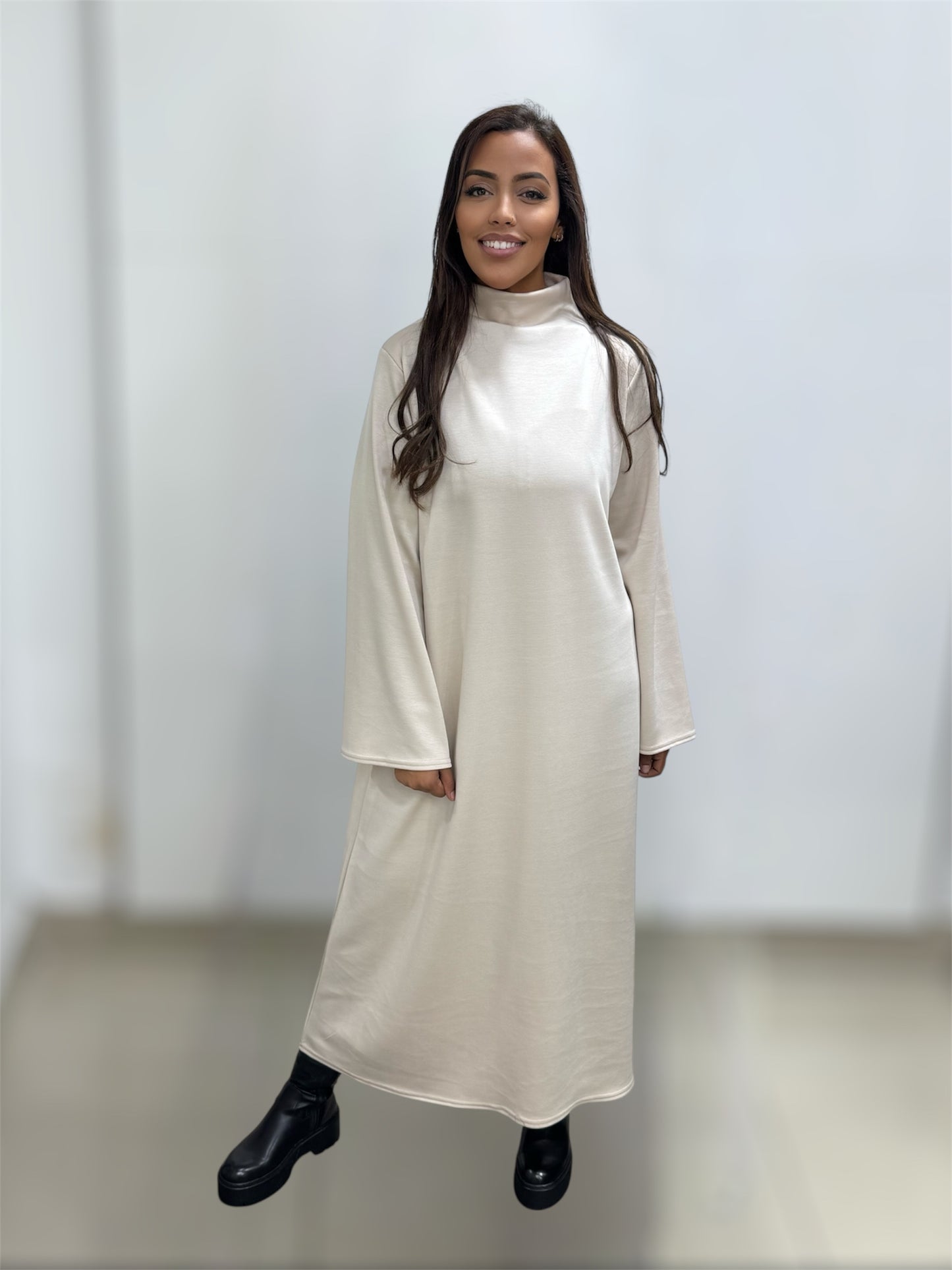 Robe longue col montant