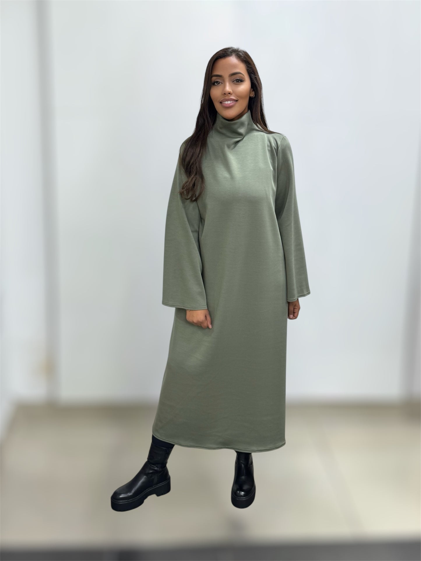 Robe longue col montant