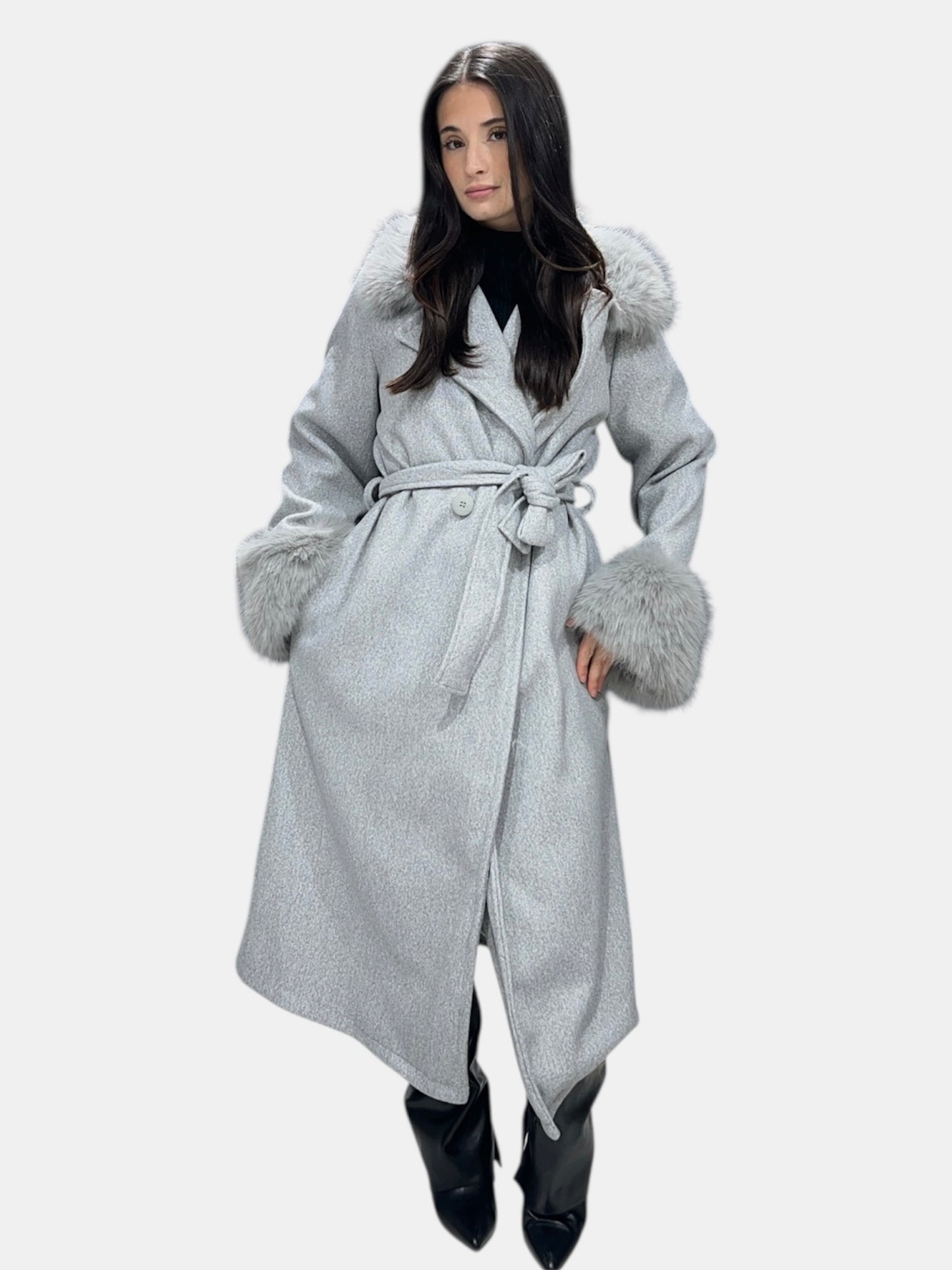 Manteau long avec col et poignets en fausse fourrure