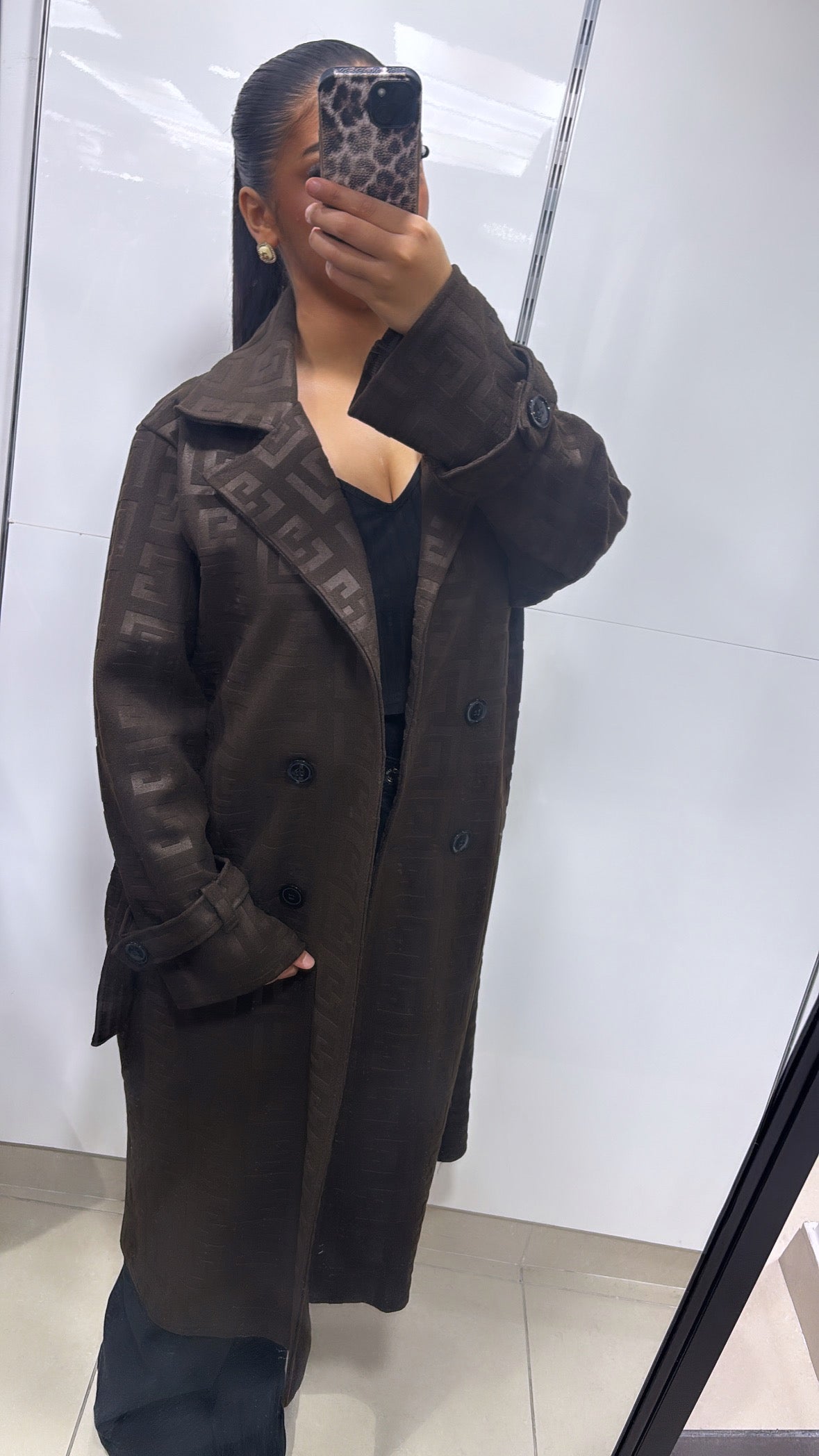 trench motif monogramme