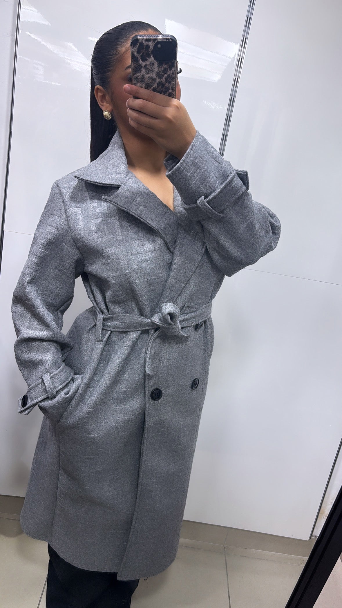 trench motif monogramme