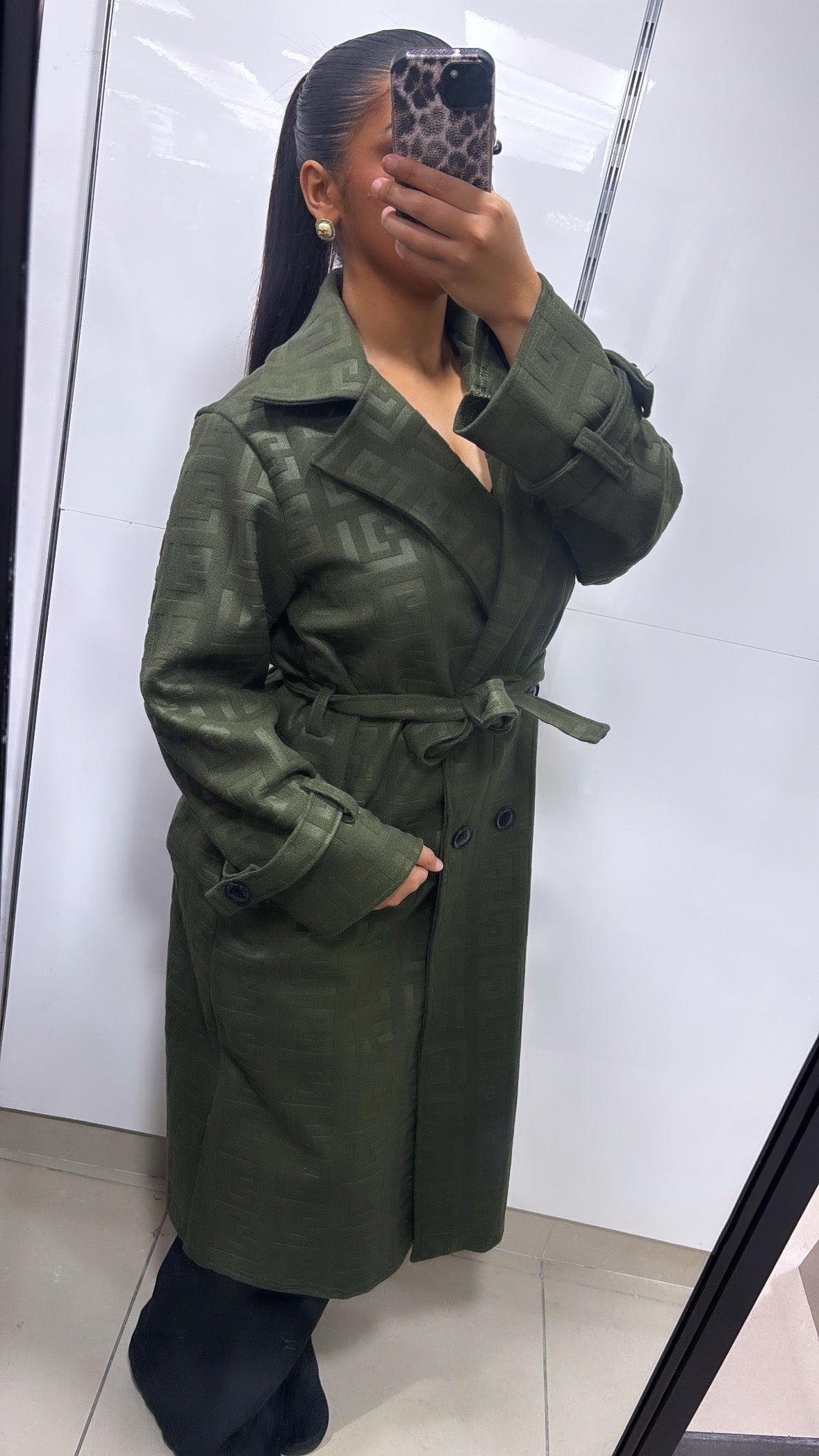 trench motif monogramme