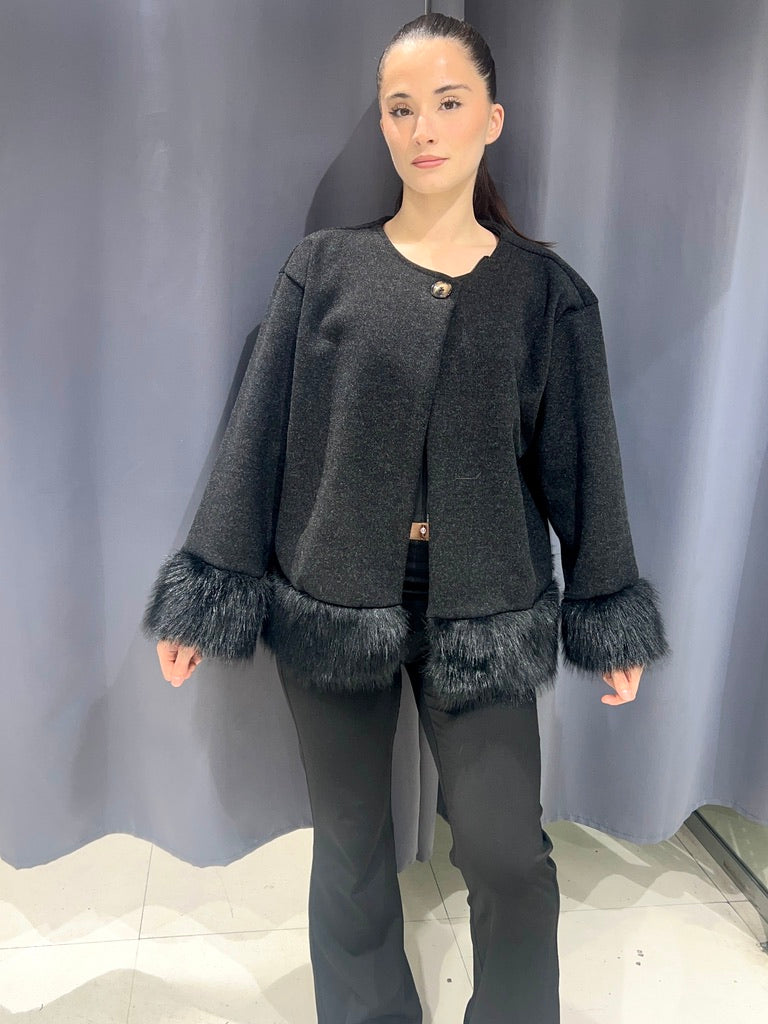 veste tendance à effet fourrure