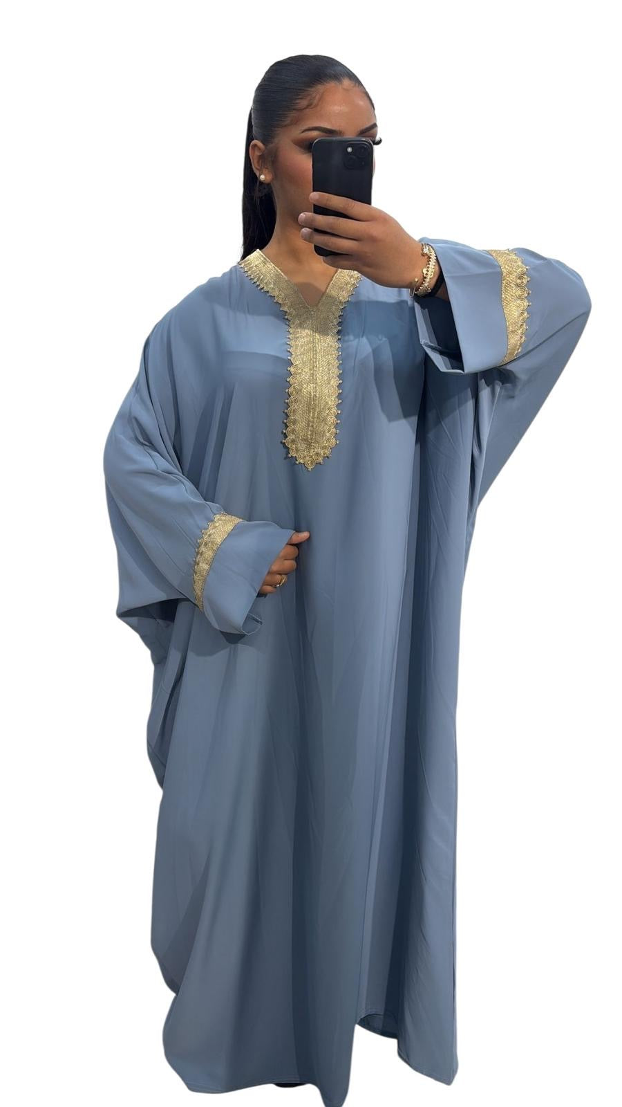 Abaya kaftan fluide avec broderies dorées – Plusieurs couleurs