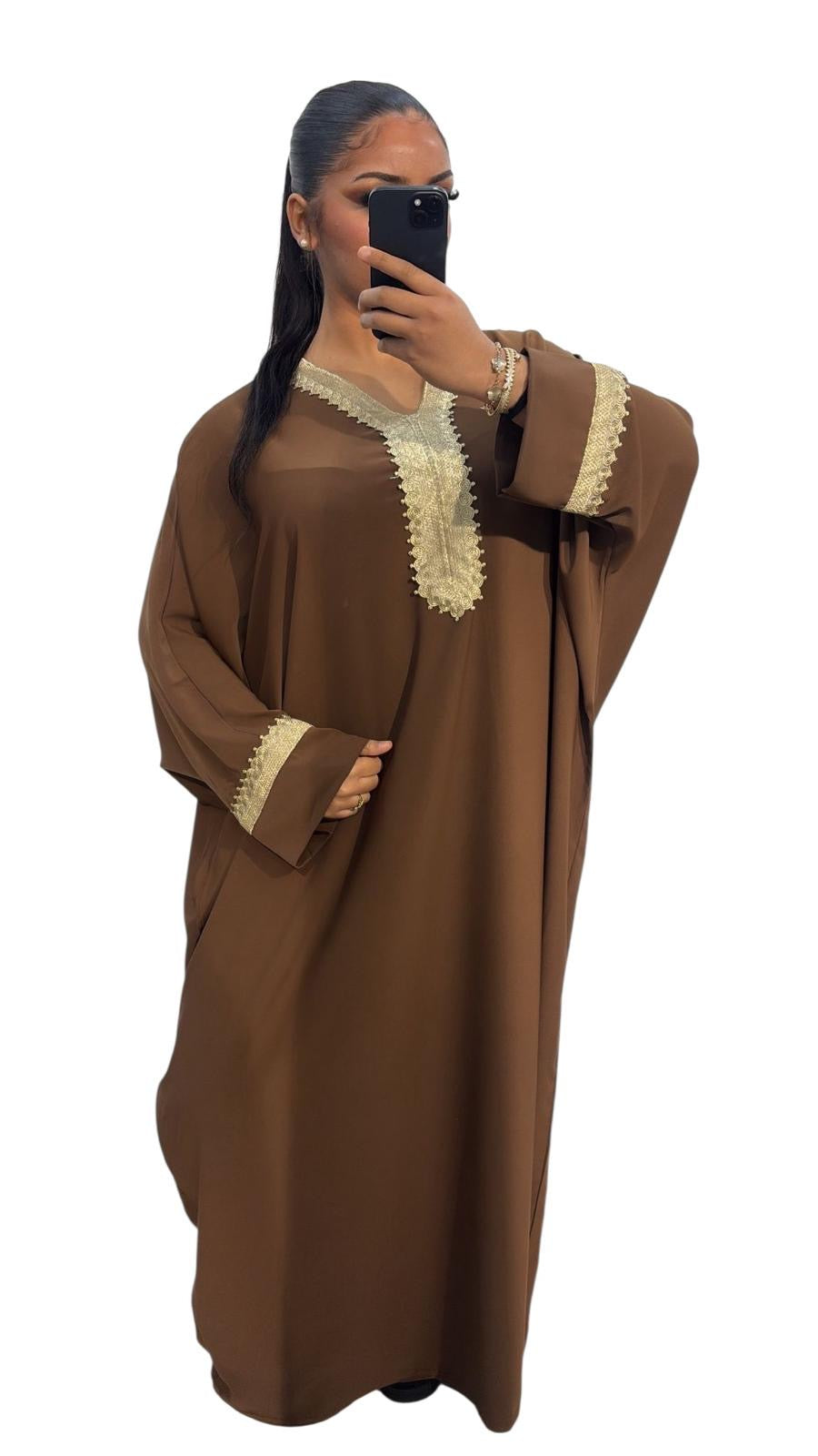 Abaya kaftan fluide avec broderies dorées – Plusieurs couleurs
