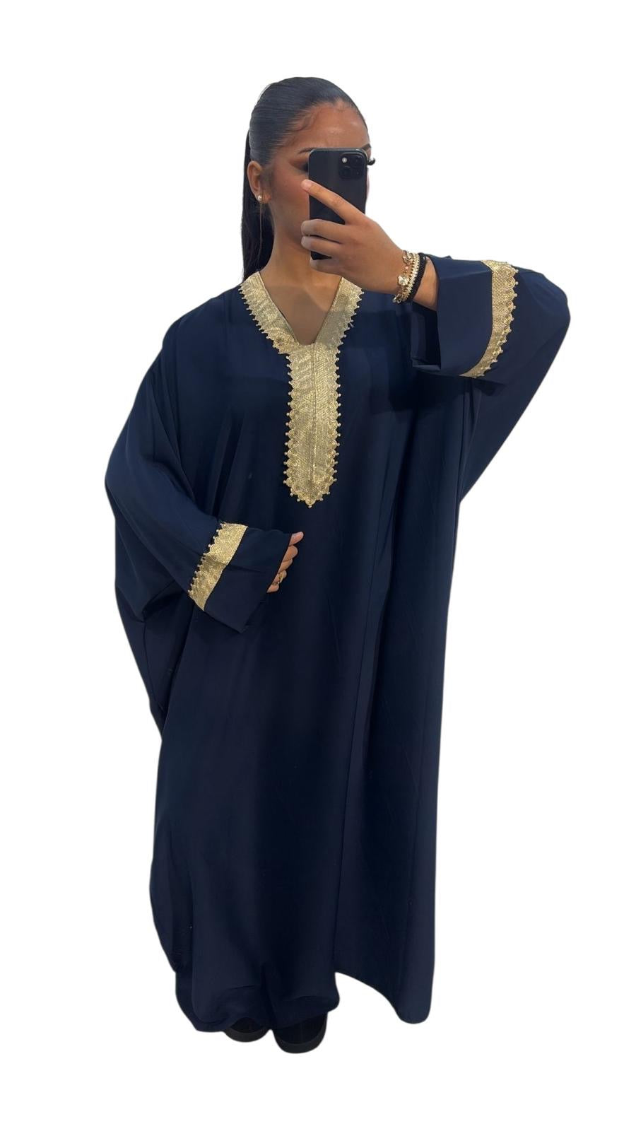 Abaya kaftan fluide avec broderies dorées – Plusieurs couleurs