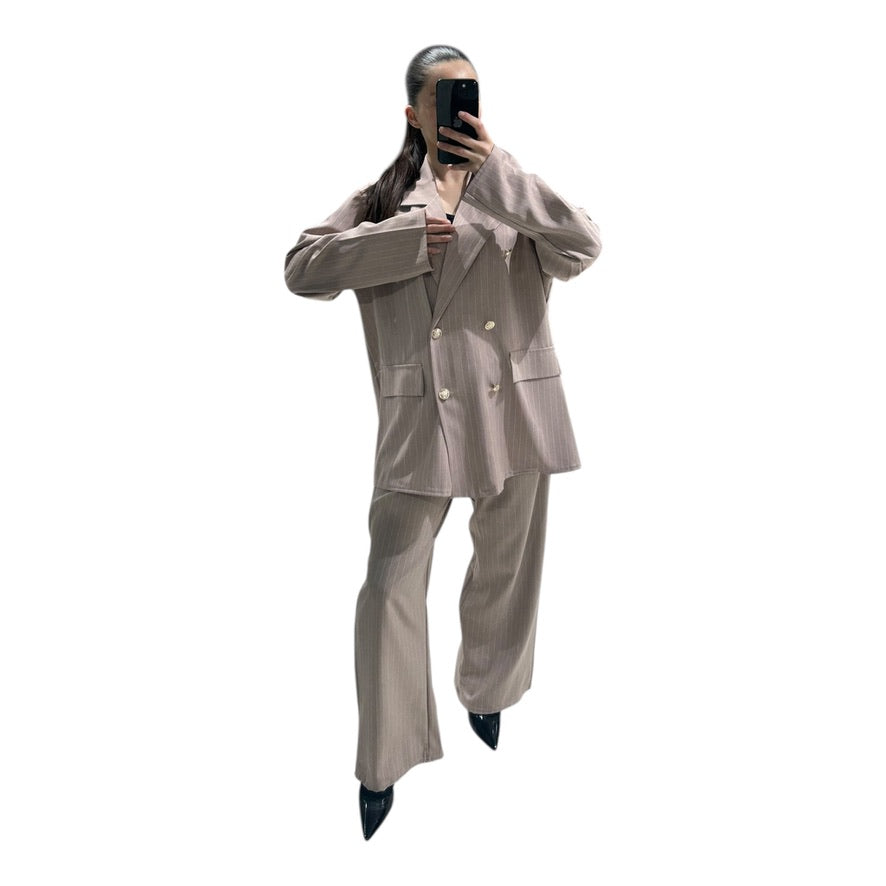 Ensemble tailleur oversize à rayures – Blazer double boutonnage & pantalon flare
