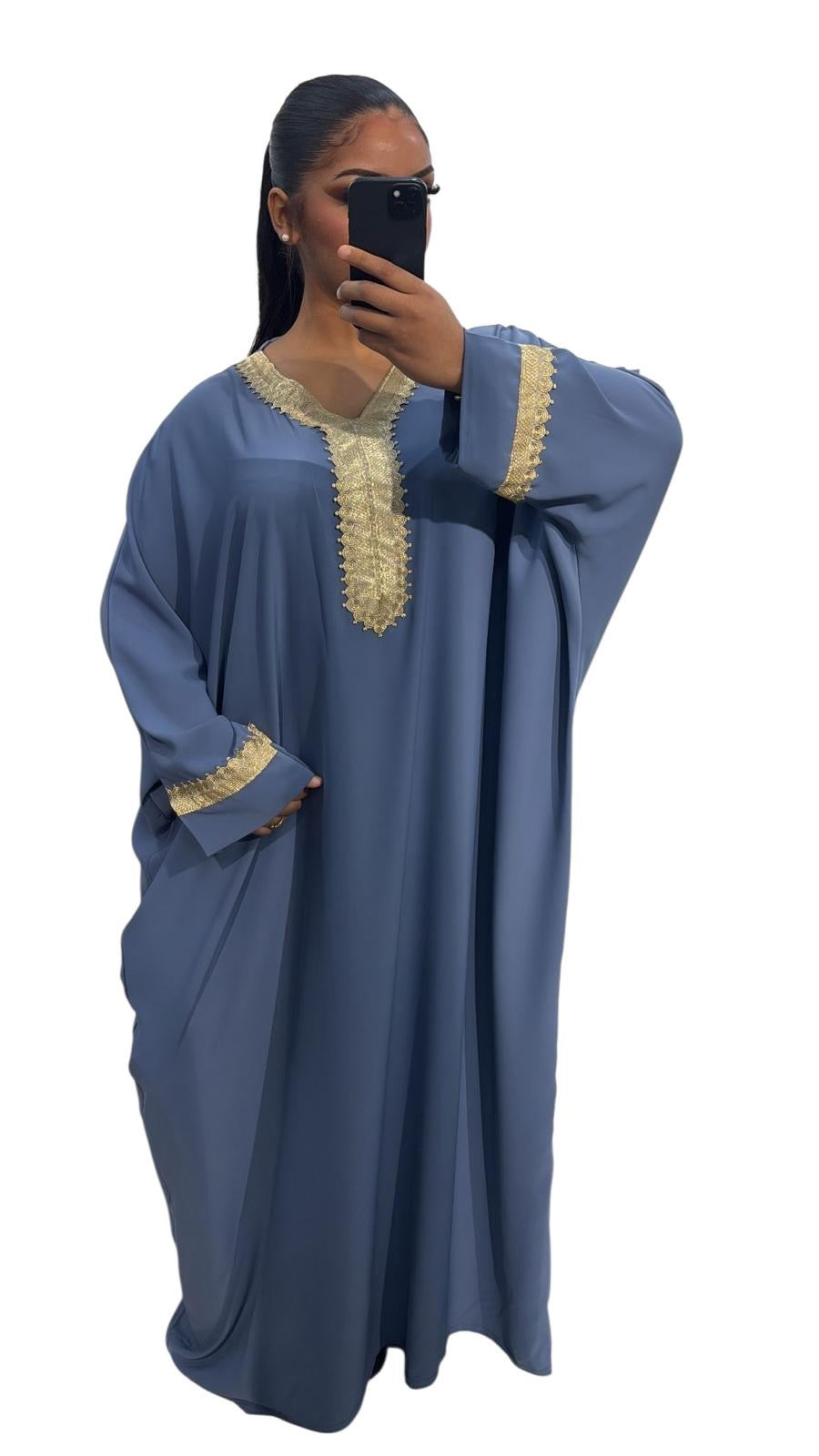 Abaya kaftan fluide avec broderies dorées – Plusieurs couleurs