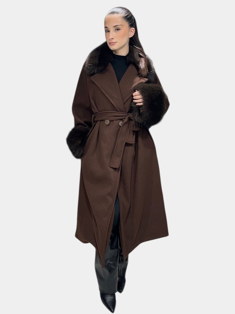 Manteau long avec col et poignets en fausse fourrure