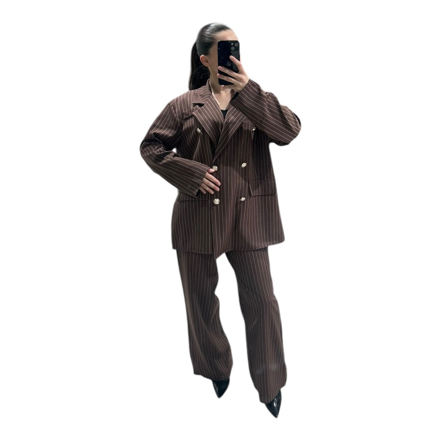 Ensemble tailleur oversize à rayures – Blazer double boutonnage & pantalon flare
