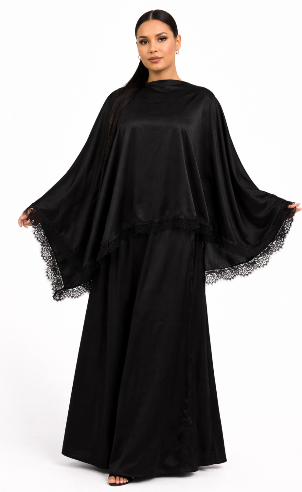 Ensemble Satinée avec Dentelle – Coupe Fluide Élégante