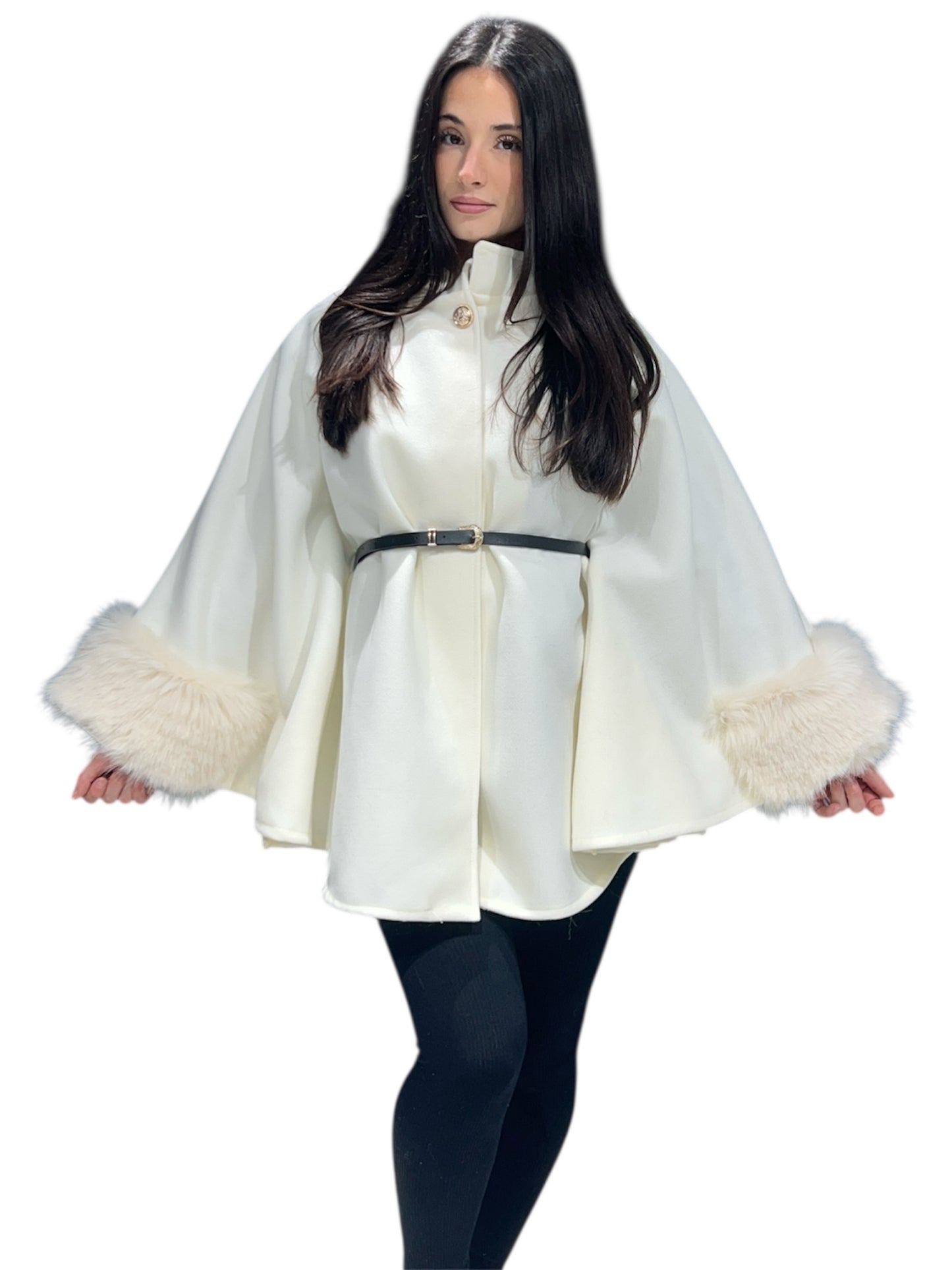 Cape ceinture d’hiver avec finitions en fausse fourrure