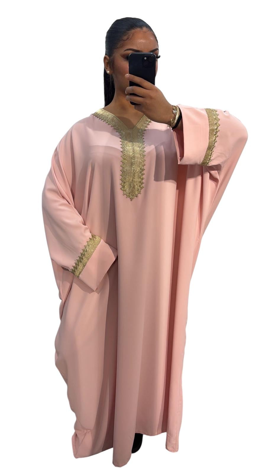 Abaya kaftan fluide avec broderies dorées – Plusieurs couleurs