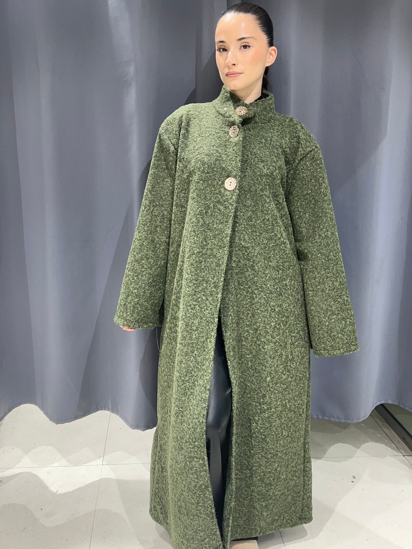 Manteau oversize chic à boutons bijoux 232