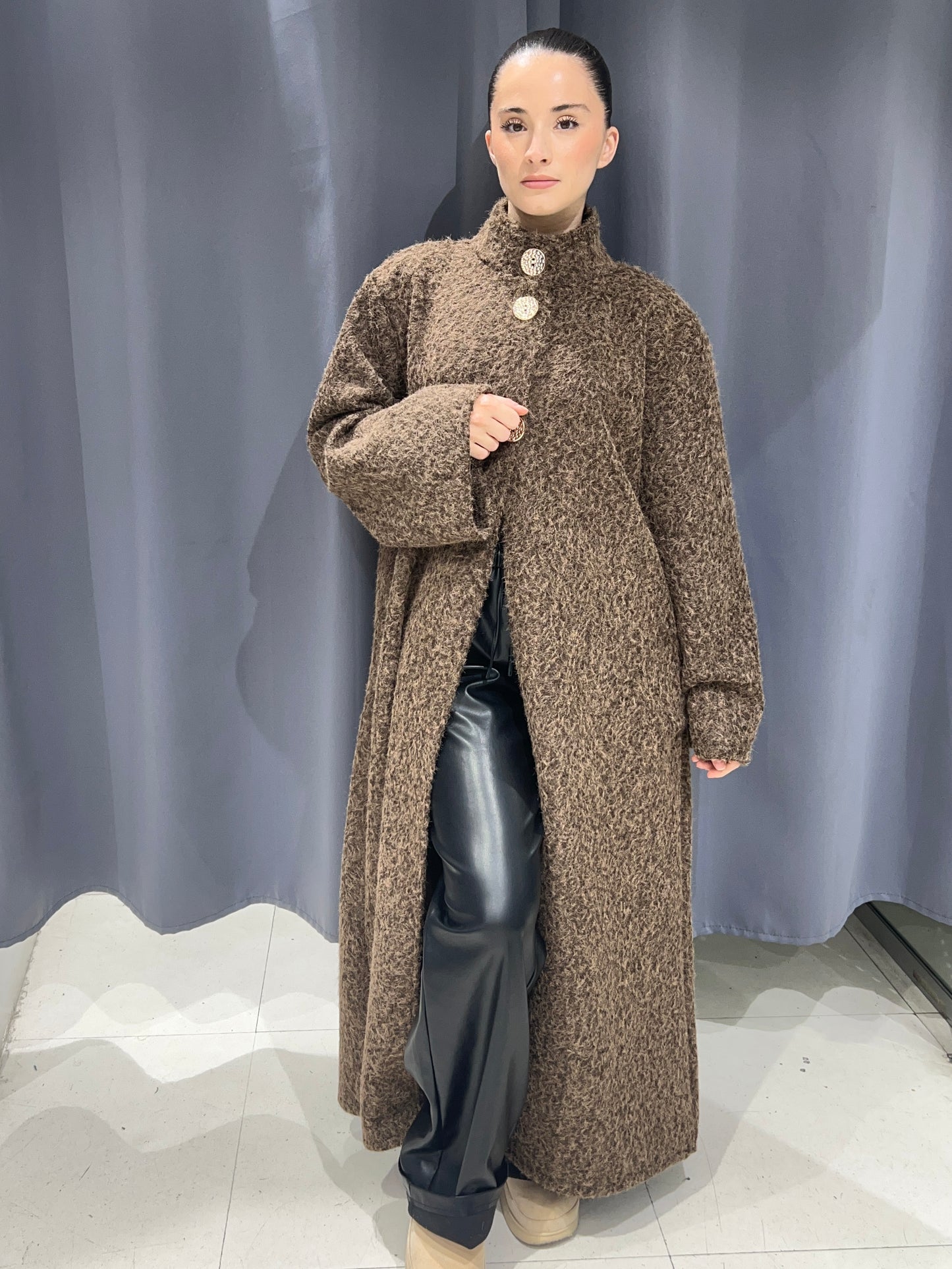 Manteau oversize chic à boutons bijoux 232