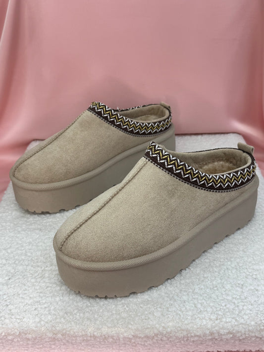 Mules plateformes en daim confort et stylé