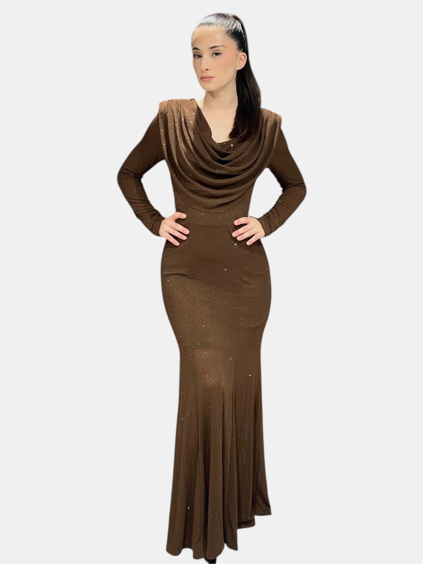 Robe longue drapée avec manches longues à strass