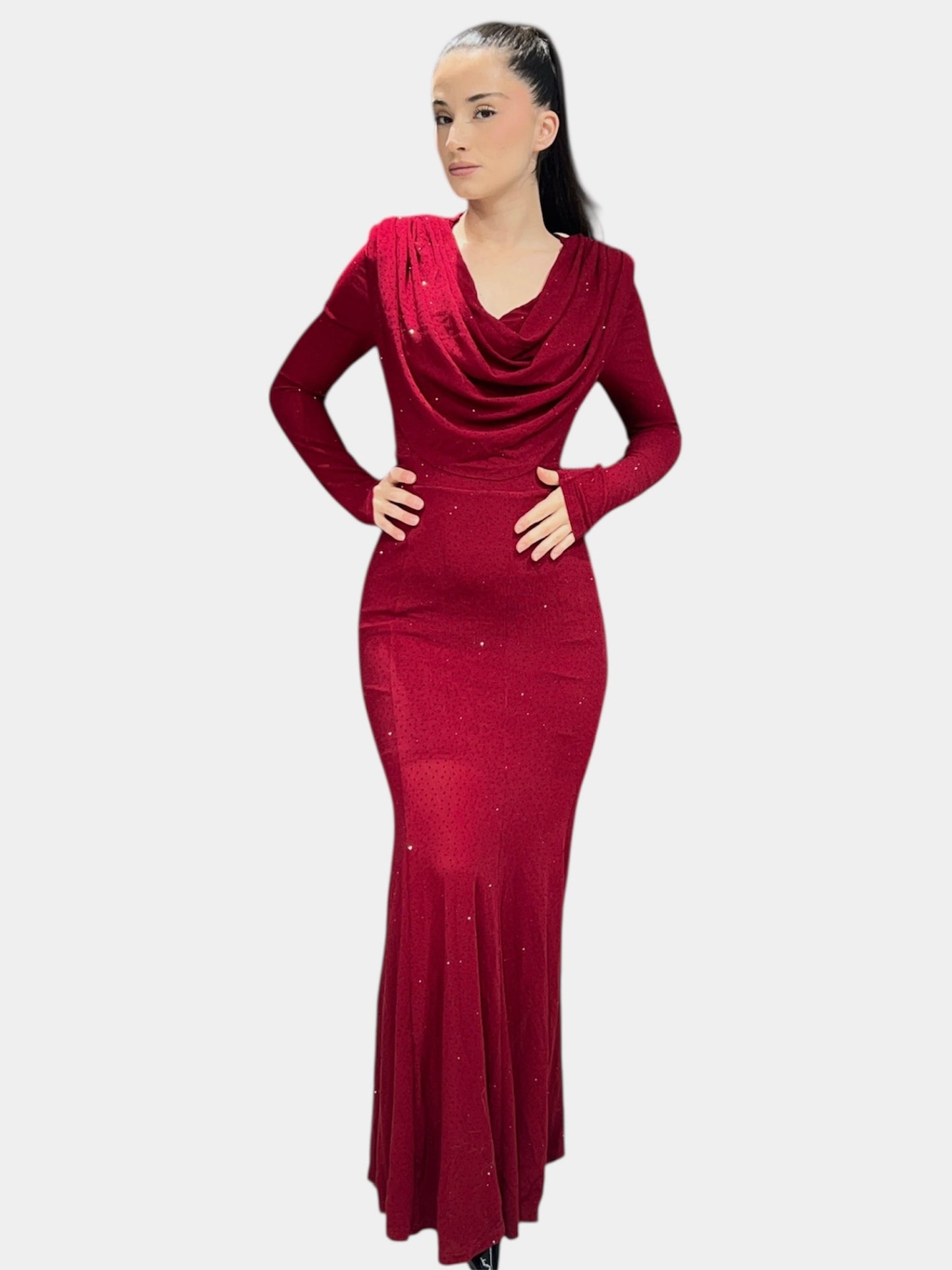 Robe longue drapée avec manches longues à strass