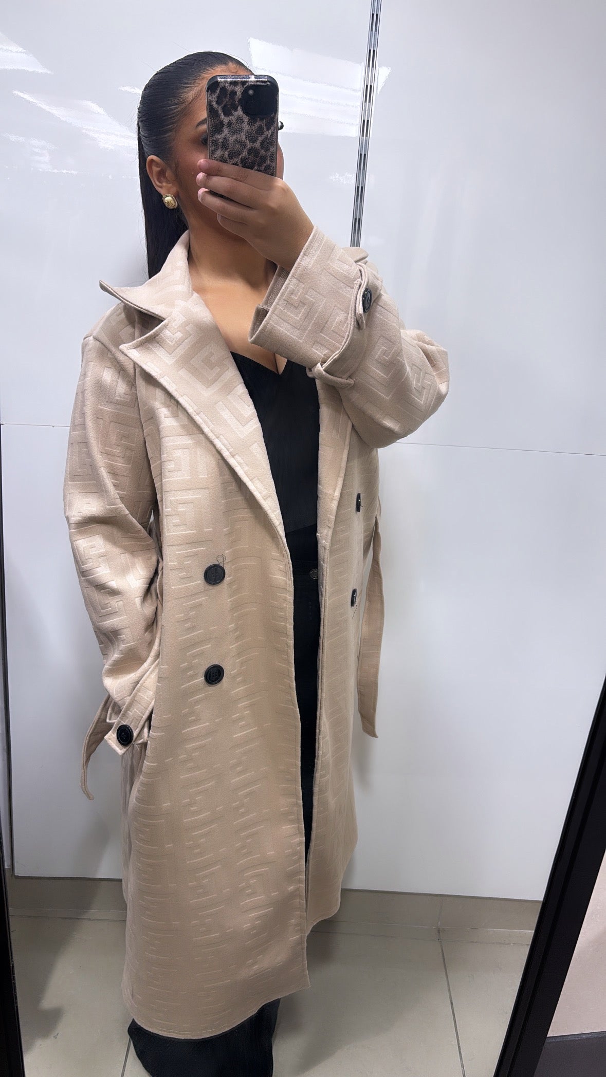 trench motif monogramme