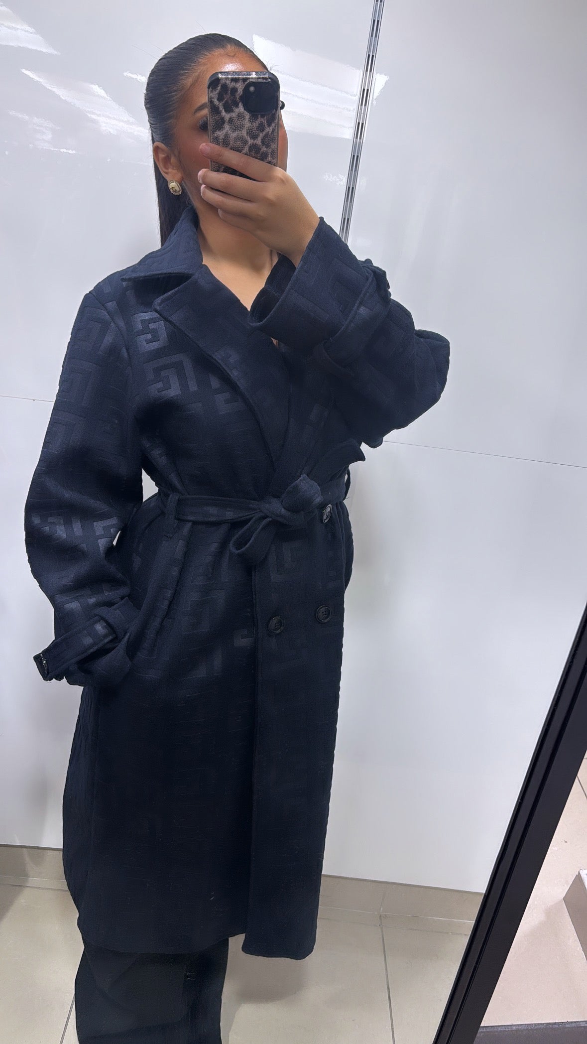 trench motif monogramme