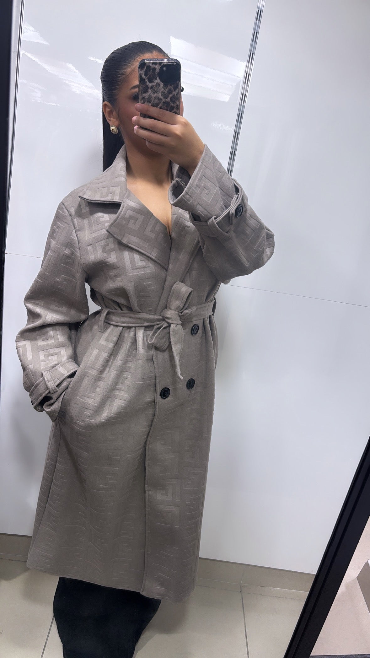 trench motif monogramme